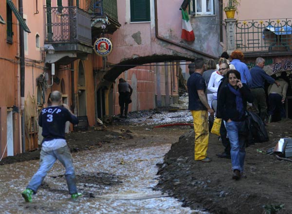 L'appello del Card. Bagnasco per il nubifragio che ha colpito Genova. Anche la CEI stanzia un milione di euro